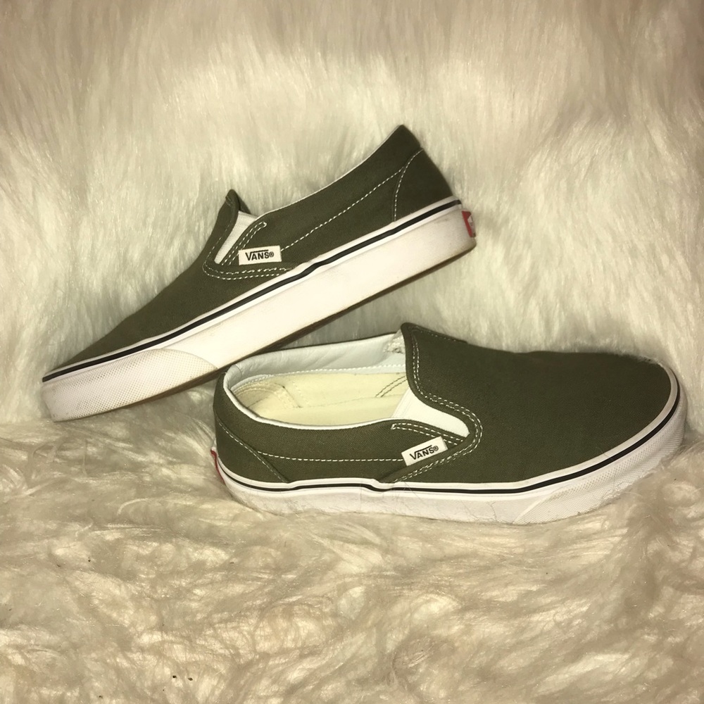 Slip-On Vans Army Green